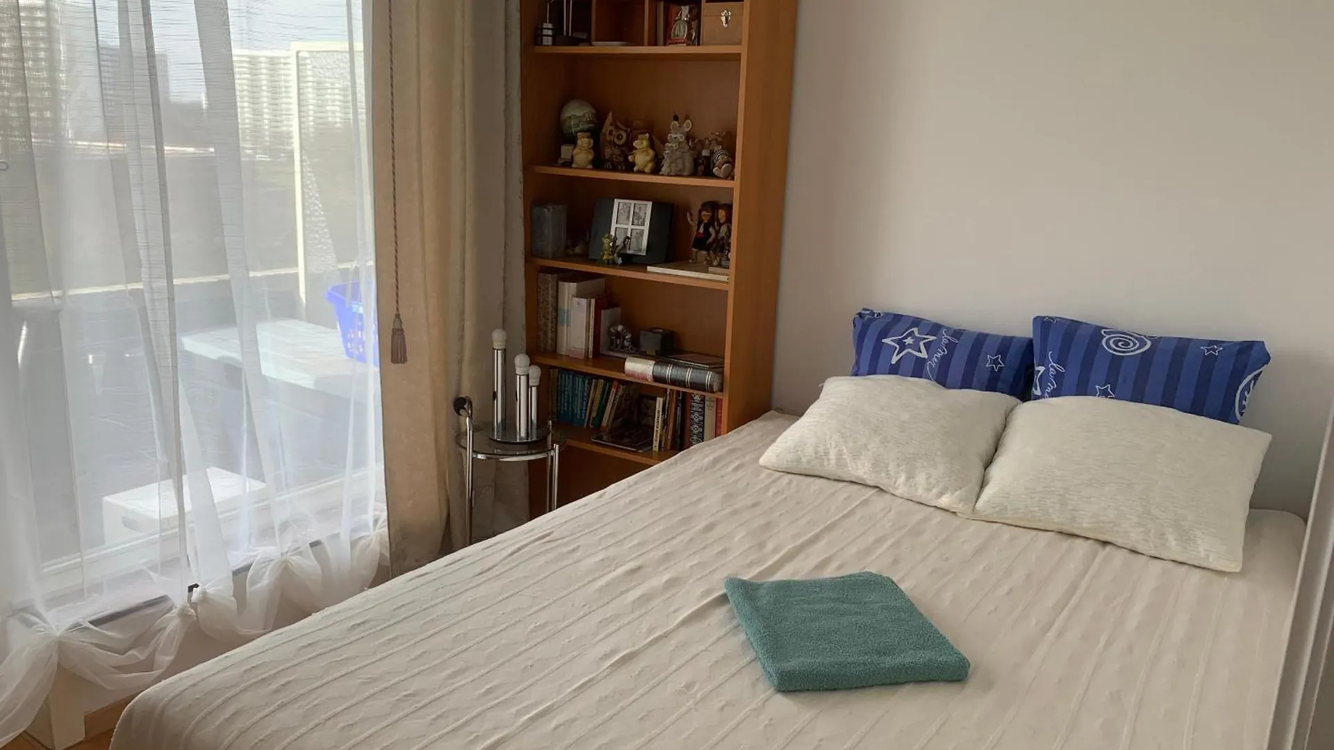 Apartment Linkerover- City Centre & Cathedral View アントウェルペン ベルギー